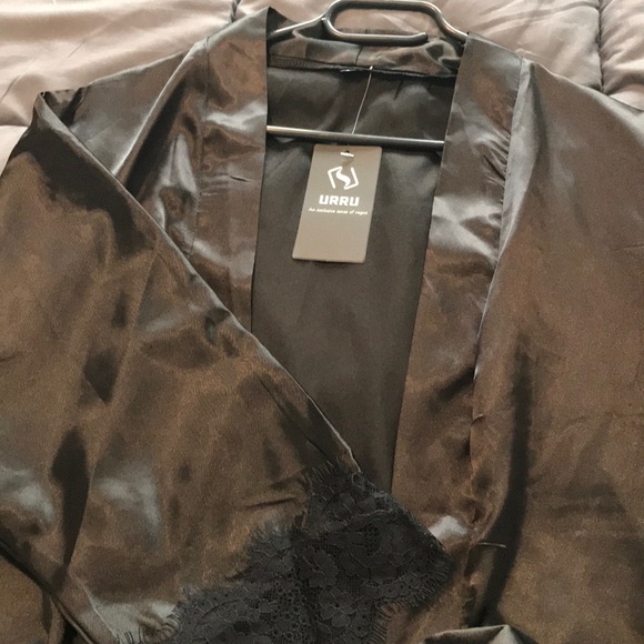 Silk Black Robe - Picture 2 of 3